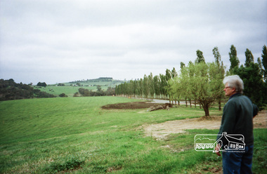 Photograph, Spring Excursion, Hume and Hovell bus tour Stage 2, Seymour, Benalla; 26 Oct 1997, 26/10/1997