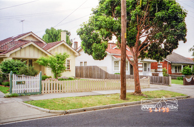 Photograph, Streetscape, inner Melbourne suburb, 5 November 1999