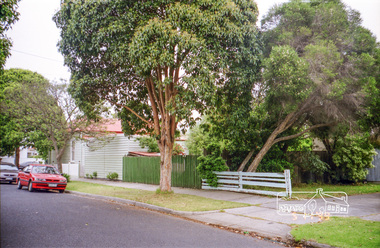 Photograph, Streetscape, inner Melbourne suburb, 5 November 1999