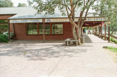 Photograph, Hurstbridge shops, Heidelberg-Kinglake Road, c.1989, 1989c