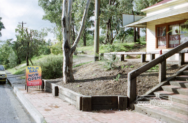 Photograph, Milk Bar at 808 and vacant land at 816 Heidelberg-Kinglake Road, Hurstbridge, c.1980, 1980c