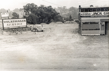Photograph, Sherbourne Road, Para Road and Simms Road at Briar Hill/Montmorency prior to the upgrade of Sherbourne Road Railway bridge, c.1970
