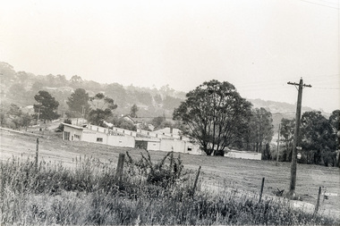 Photograph, Sherbourne Road, Para Road and Simms Road at Briar Hill/Montmorency prior to the upgrade of Sherbourne Road Railway bridge, c.1970
