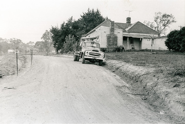 Photograph, Sherbourne Road, Para Road and Simms Road at Briar Hill/Montmorency prior to the upgrade of Sherbourne Road Railway bridge, c.1970