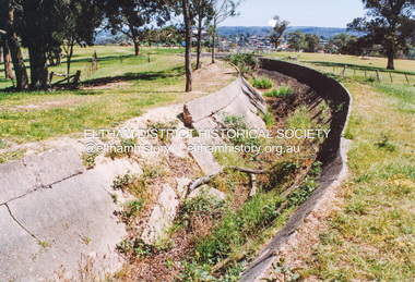 Photograph, Maroondah Aqueduct north of Allendale Road, Eltham North