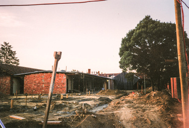 Photograph, Diamond Valley Community Hospital, Greensborough, Apr 1990, 1990