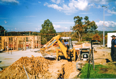 Photograph, Diamond Valley Community Hospital, Greensborough, Apr 1990, 1990