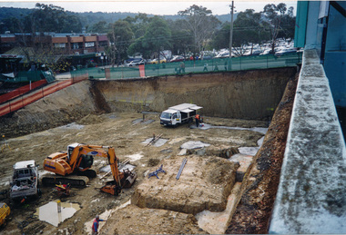 Photograph, Ruth H. Pendavingh, Building of the new Coles store at the corner of Main Road and Arthur Street, Eltham, 1999, 1999