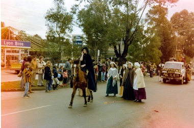 Photograph, Ruth H. Pendavingh, Eltham Festival, Main Road, Eltham