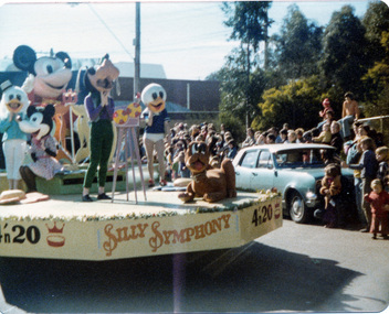 Photograph, Parade, Eltham Festival, Main Road, Eltham, 1976