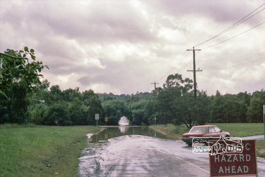 Photograph, Marjorie North, Brougham Street, Eltham looking east, 1985-1986, 1986