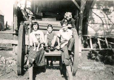 Photograph, Barb, Kev, Don(?), Bet [members of Braithwaite family?]