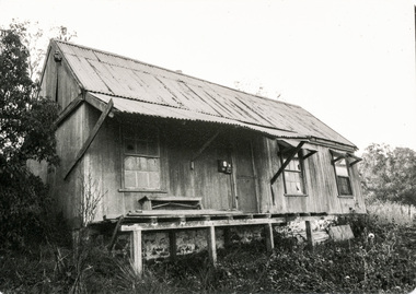 Photograph, Early settlers cottage, Ely Street, Eltham; May 1979, 1979