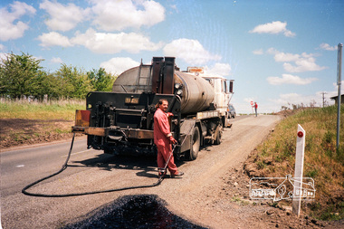 Photograph, Council Road Maintenance works, Shire of Eltham, c. Oct 1987, 1987