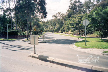 Photograph, Intersection of Beard Street and Valonia Drive, Eltham before the roundabout