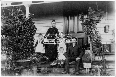 Photograph, Mr. and Mrs. Thomson and family, "The Oaks", Kinglake, 11 October 1891