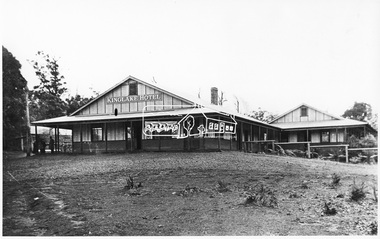 Photograph, Kinglake Hotel