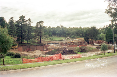 Photograph, Construction of the Eltham Gateway Hotel and Conference Centre, Main Road, Eltham, c.1987