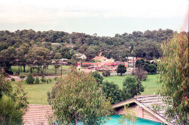 Photograph, View from the vicinity of Leanne Drive of the Food Plus Service Station at corner of Beard Street with Main Road, Eltham East, c.1987