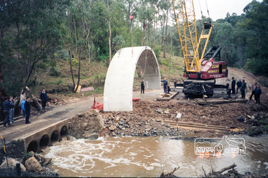Photograph, Bridge construction over the Diamond Creek, Charlber Lane, St Andrews, 3 August 1989, 3 August 1989
