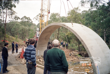 Photograph, Bridge construction over the Diamond Creek, Charlber Lane, St Andrews, 3 August 1989, 3 August 1989