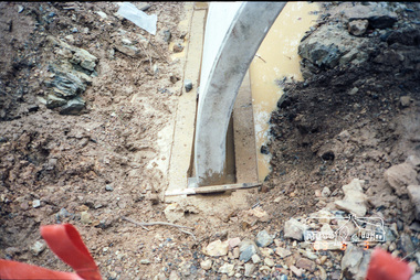 Photograph, Bridge construction over the Diamond Creek, Charlber Lane, St Andrews, 3 August 1989, 3 August 1989