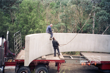 Photograph, Bridge construction over the Diamond Creek, Charlber Lane, St Andrews, 3 August 1989, 3 August 1989