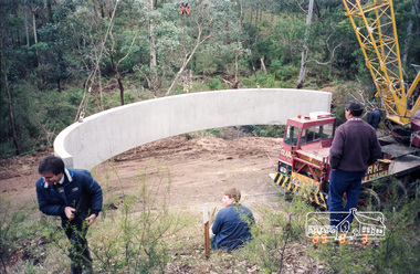 Photograph, Bridge construction over the Diamond Creek, Charlber Lane, St Andrews, 3 August 1989, 3 August 1989