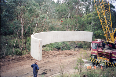 Photograph, Bridge construction over the Diamond Creek, Charlber Lane, St Andrews, 3 August 1989, 3 August 1989