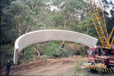 Photograph, Bridge construction over the Diamond Creek, Charlber Lane, St Andrews, 3 August 1989, 3 August 1989
