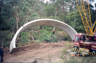 Photograph, Bridge construction over the Diamond Creek, Charlber Lane, St Andrews, 3 August 1989, 3 August 1989