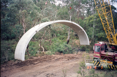 Photograph, Bridge construction over the Diamond Creek, Charlber Lane, St Andrews, 3 August 1989, 3 August 1989