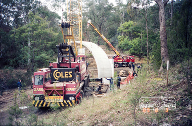 Photograph, Bridge construction over the Diamond Creek, Charlber Lane, St Andrews, 3 August 1989, 3 August 1989