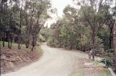 Photograph, Looking north adjacent to 22-24 Piper Crescent, Eltham, c.1988