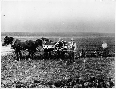 Photograph, James and Robert Ness, Garden Hill Farm, Kangaroo Ground