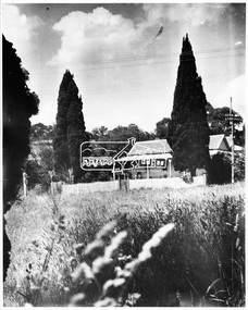 Negative - Photograph, George W. Bell, Wingrove Cottage, Main Road, Eltham, Vic, c.1955