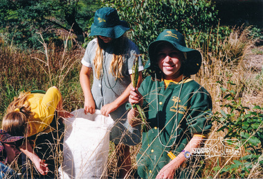 Photograph, Richard Pinn, Tree Planting, Hurstbridge Primary School students, Fergusons Paddock, Hurstbridge, c.1999, 1999c