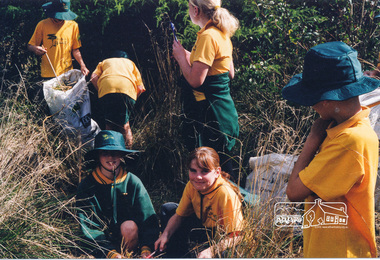 Photograph, Richard Pinn, Tree Planting, Hurstbridge Primary School students, Fergusons Paddock, Hurstbridge, c.1999, 1999c