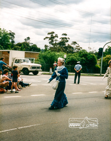 Photograph, Opal Smith opposite Infant Welfare Centre, Eltham Community Festival Parade, 8 November 1986, 08/11/1986