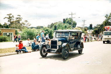 Photograph, Eltham Community Festival Parade, 8 November 1986, 08/11/1986