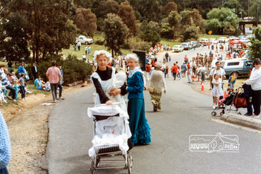 Photograph, Eileen Gibbons and Opal Smith, Eltham Community Festival, Panther Place, 8 November 1986, 08/11/1986