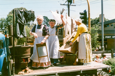 Photograph, Opal Smith, Eileen Gibbons and Flo Spicer, Eltham Festival Community Parade, 7 November 1987, 07/11/1987