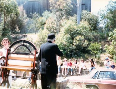 Photograph, Sue Law and Garnet Burges, Eltham Festival Community Parade, 7 November 1987, 07/11/1987