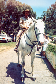 Photograph, Jock Read, Eltham Festival Community Parade, 7 November 1987, 07/11/1987