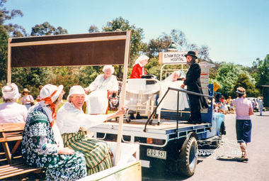 Photograph, Eltham Community Festival Parade, 12 November 1988, 12/11/1988