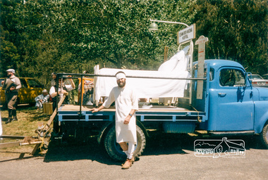 Photograph, Eltham Community Festival Parade, 12 November 1988, 12/11/1988