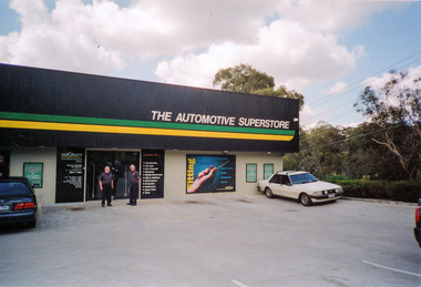 Photograph, Auto Barn, corner Bolton and Brougham Streets, Eltham, September 2009, 2009