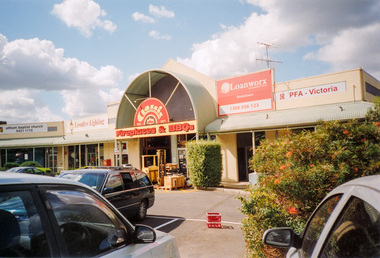 Photograph, Eltham Ridge complex, 256 Bolton Street, Eltham, September 2009, 2009