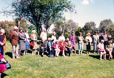 Photograph, Peter Bassett-Smith, Unveiling ceremony of the Memorial Plaque at corner of Main Road and Pitt Street, Eltham commemorating the 20th Anniversary of Eltham District Historical Society, 10 October 1987, 10/10/1987