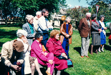 Photograph, Peter Bassett-Smith, Unveiling ceremony of the Memorial Plaque at corner of Main Road and Pitt Street, Eltham commemorating the 20th Anniversary of Eltham District Historical Society, 10 October 1987, 10/10/1987